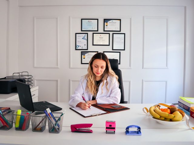 Le jeûne intermittent chez les seniors : une révélation qui bouleverse les idées reçues sur l’alimentation